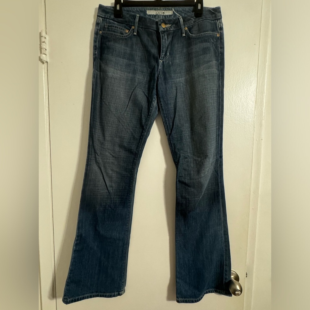 Joes women bootcut  jeans/ medium wash / size 31